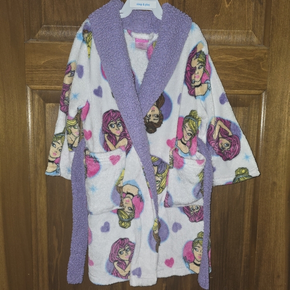 Disney Princess: Girl's Size-4 Robe, Pockets, Attached inner & outer ties/belts - Picture 6 of 15